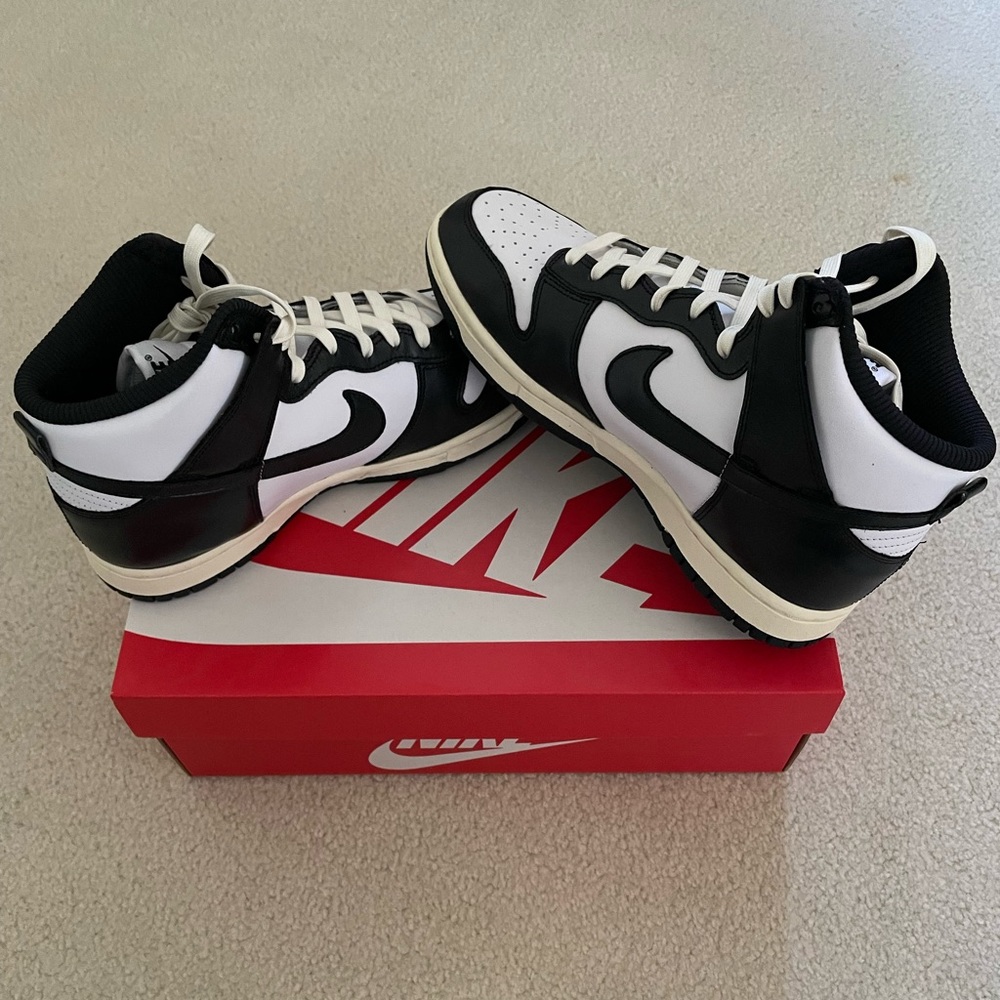 Nike Dunk High Womens ‘Black White’
